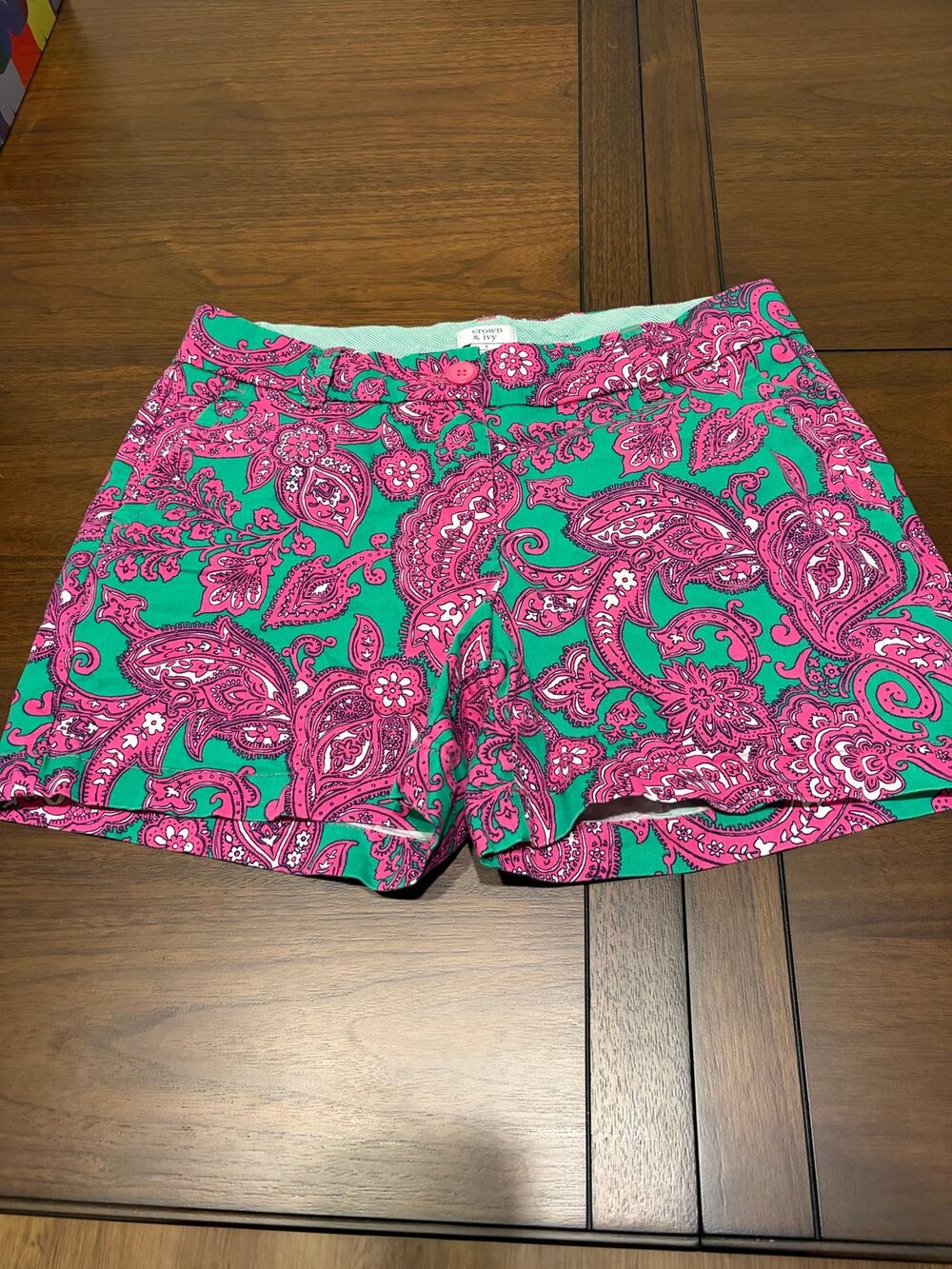 Crown & Ivy Caroline Shorts Womens 8 Green Pink Paisley Chino Stretch Preppy